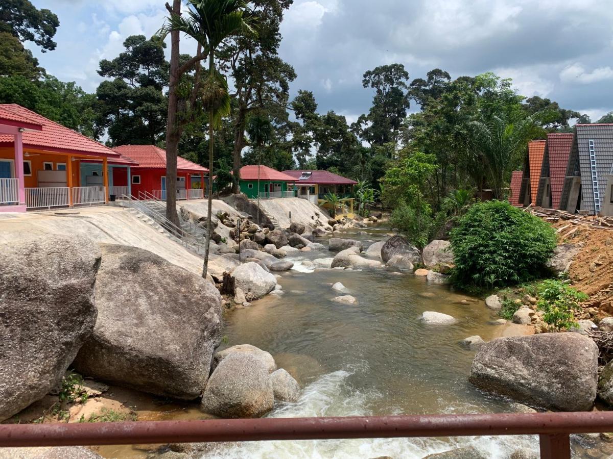 فندق Kampong Ayer Hitam في  Chalet Latip D'Ayer Itam المظهر الخارجي الصورة
