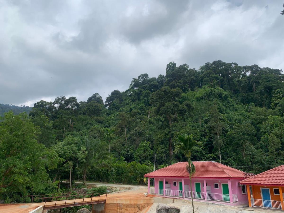 فندق Kampong Ayer Hitam في  Chalet Latip D'Ayer Itam المظهر الخارجي الصورة